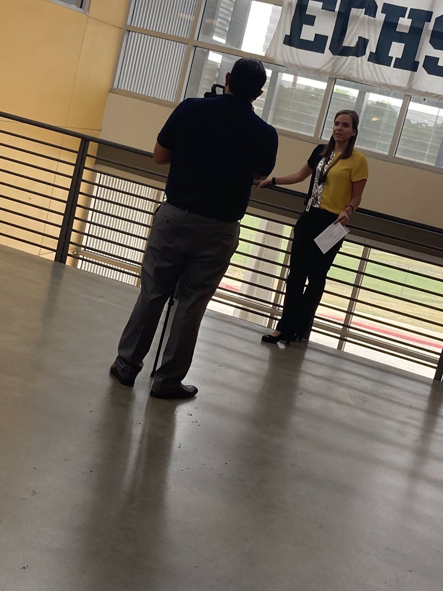 echsgocenter's tweet photo. What’s the Go Center you ask? Our very own commercial is headed your way to answer that question. #WeAreEC #Proudlyunited
#ecproud #ECHSHornets #ECHSGoCenter https://t.co/scBavaakU4