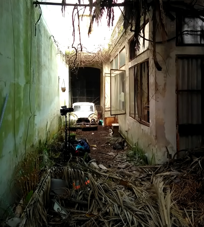 kurazaybo's tweet photo. Así se encuentra hoy la casa donde se filmó #romacuaron feel old yet? https://t.co/P3iVx6ky62