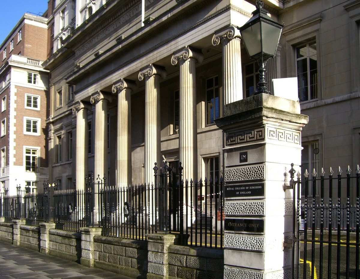 The Hunterian Museum  @RCSnews at Royal College of Surgeons' buildings in Lincoln’s Inn Fields in London is currently closed & will reopen in 2022. I can highly recommend a visit. The first time I went was around 2004, when I lived in Oxford; museum had just been refurbished./15