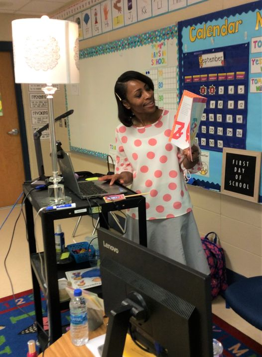 Ms. Franklin reads the classic 'Chicka Chicka Boom Boom' to her kindergartners! #LearningLeadingRemotely #gilliard_gators #TeamMCPSS #gilliardstrong @MobilePublicSch