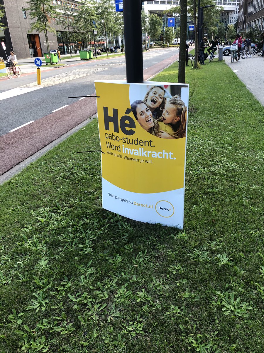 Wat moet ik hier nu weer van vinden? Rondom het gebouw waar onze Pabo gevestigd is, staan zeker 6 van deze borden....