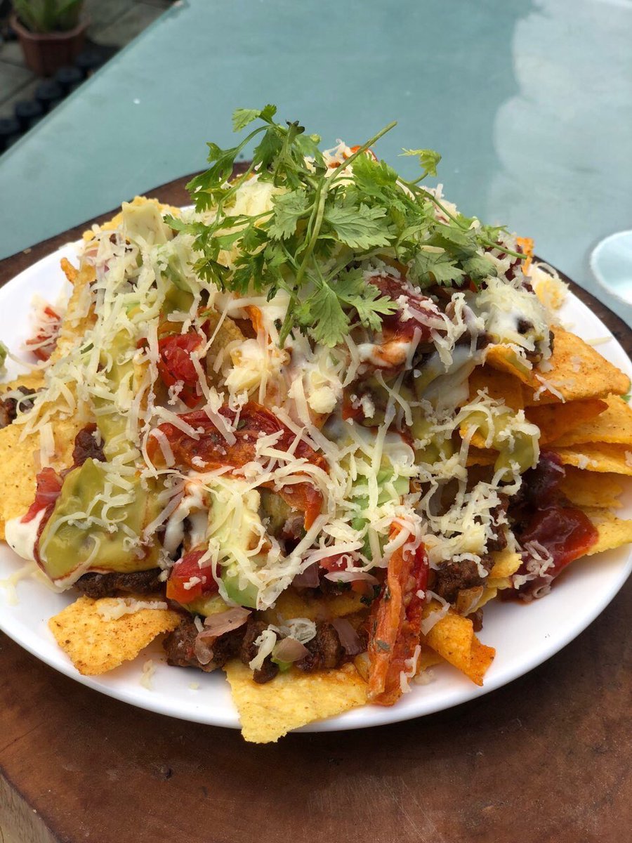 AliZidhna's tweet photo. Nachos
#mexicanfoodinmaldives #maldives #maldivescook #islandbaker https://t.co/t59uCrAHpD