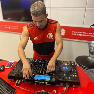 luanzinhodeejay's tweet photo. #NovaFotoDoPerfil https://t.co/kahE5VBsAD