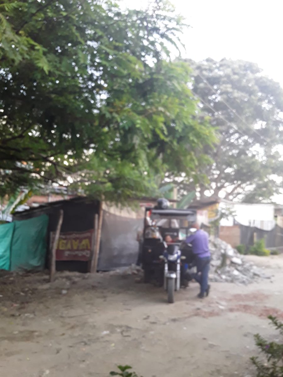 Davidmari_n's tweet photo. Estan invadiendo de manera indiscriminada las zonas verdes al lado del rio la pioja en el barrio la mansion, votan escombros ,ninguna entidad se presenta y la invasion sigue creciendo @LaCarinosaRadio @EcosdelCombeima @daniperiodista7 @Alcaldiaibague @Cortolima @vecinoibague https://t.co/6RVvXGjpiF