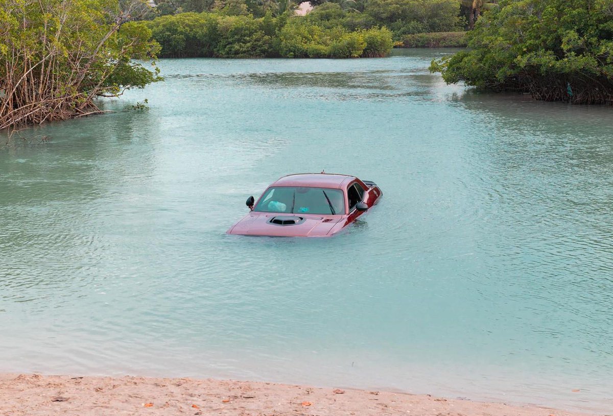 buff.ly/3gOVNvB #Dodge #Challenger Sets Sail In #Florida Promptly Sinks #duboispark #dubois #jupiter #jupiterflorida #ilovejupiterflorida #florida #southflorida #boat #boating #boatlife #Beachlife