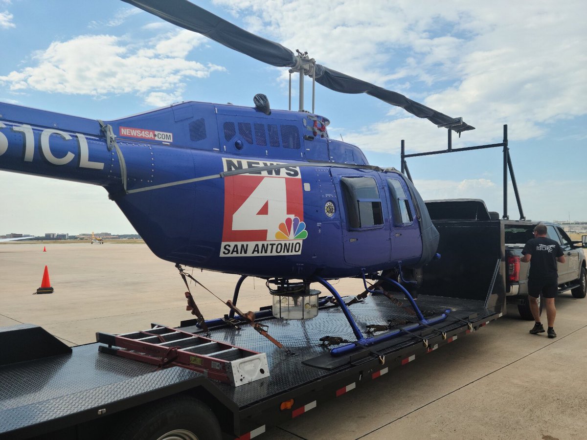 AlexGamezTV's tweet photo. Our chopper is BACK! 😦 UPGRADED!! 😎 https://t.co/TlYLzsmRdP