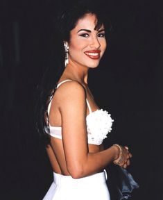 36. Selena