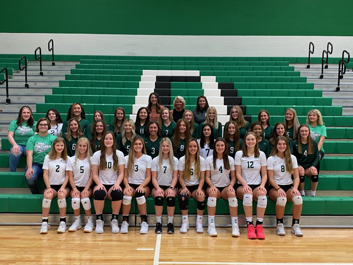 Derbyvolleyball's tweet photo. Family Pic Day #2020Team https://t.co/hyctap3MJf