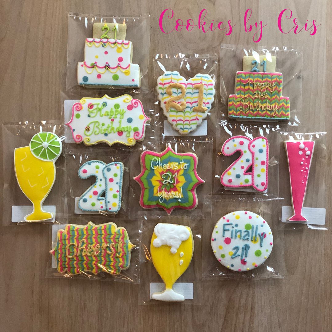 cookiesbycris's tweet photo. Cheers to 21 years! Birthday cookies.
#cookiesbycris
#sugarcookies #cookies
#decoratedcookies #royalicingcookies
#personalizedcookies
#royalicingart
#CLEfood #sharingiscaring #birthdaycookies #21stbirthday #21stbirthdaycookies #cheersto21years https://t.co/yCYt9mKNW8