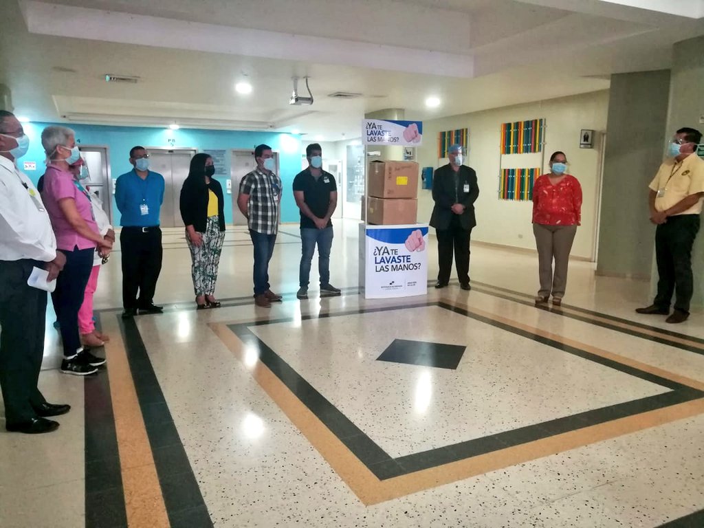 Ministerio de Salud de Panamá on Twitter "Una máquina de PCR que permite agilizar el proceso de