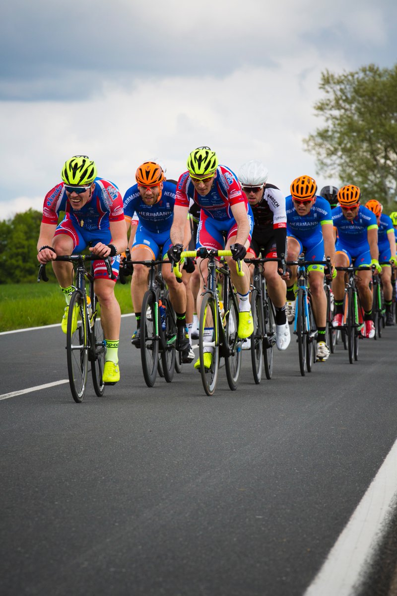 Ahead of tomorrow's <a href="/FastTalkPod/">Fast Talk Podcast</a> with <a href="/StephenSeiler/">Stephen Seiler</a>, here's a review explaining the difference between functional overreaching &amp; overtraining. Note, it questions whether functional overreaching is needed for adaptation. springermedizin.de/functional-ove…. 

<a href="/Coach_TConnor/">Trevor Connor</a> <a href="/chrisjustincase/">Chris Case</a>