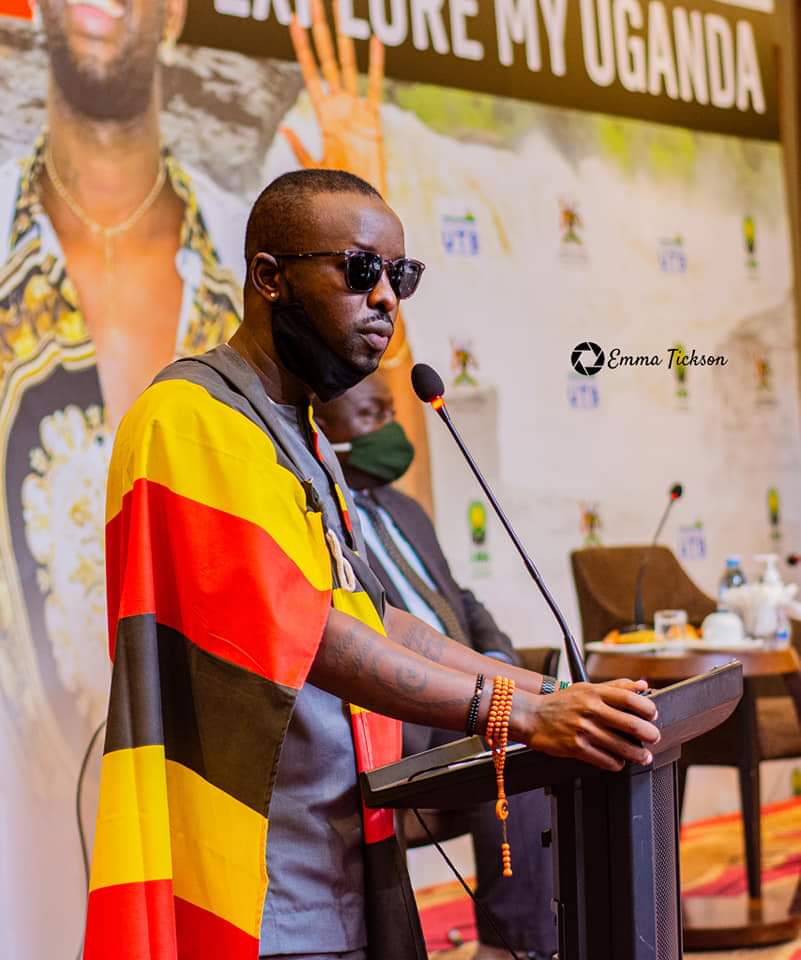 akamogaabduswa1's tweet photo. All you need in this life is ignorance and confidence, and then success is sure. # #congulations @eddykenzoficial may Almighty Allah blessed,advise and protect for good #team eddy kenzo muliwaaaaaaaaaaaaa akalulu keko kati ssebo ayitibwa His Excellency Tourism Ambassador uganda https://t.co/i4Xo2Bzn1S