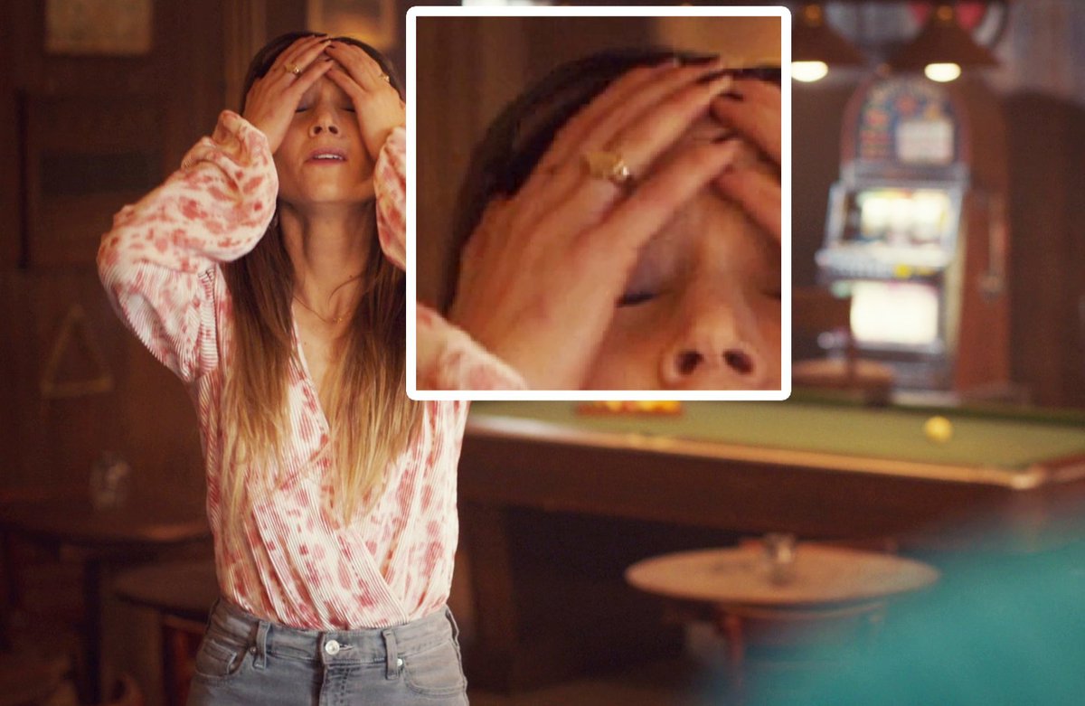 viking_elf's tweet photo. If it were the same ring, I might agree with you. But they are totally different rings. I bet the RED is symbolic for sure. But I don't think her anger causes a totally different ring to appear. #WynonnaEarp #MultipleTimelinesTheory https://t.co/THwwmDZcIk