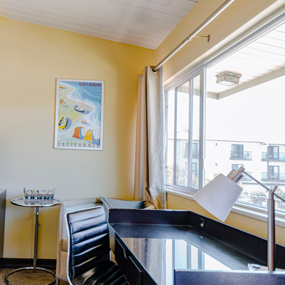 InnatEastBeach's tweet photo. Feel free to "work from home" before the long weekend. 😉

#visitsantabarbara #seesb #santabarbara #eastbeach #california #visitcalifornia #beautifuldestinations #visitsb #westcoast #centralcoast https://t.co/9SegrAyPw3