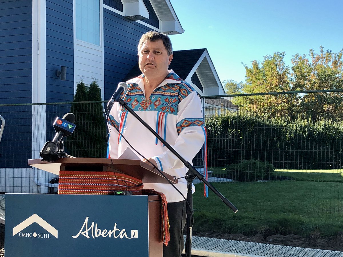The governments of Alberta and Canada will fund a Métis Capital Housing Corporation affordable housing project to provide homes and create 60 jobs in Edmonton. Learn more:  http://www.alberta.ca/release.cfm?xID=731411B3C65E5-E1F1-88B1-AA1FE6C3FDE686A8  #abhousing  #abmetis 1/5