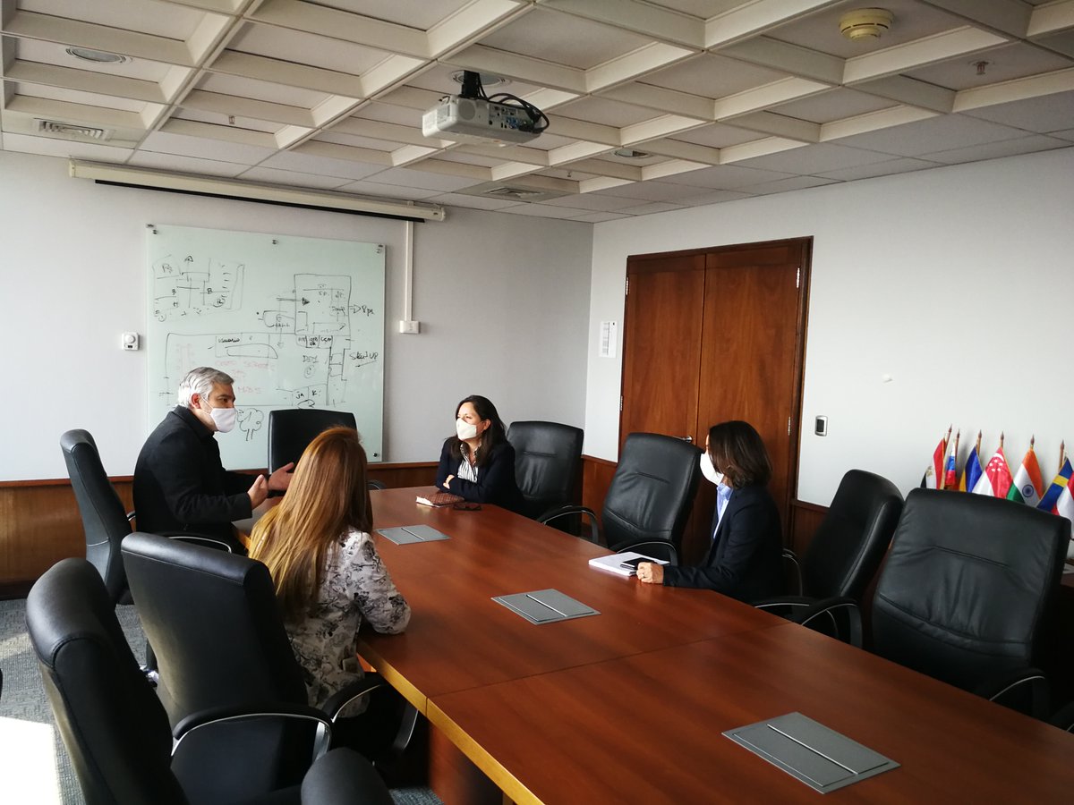 anefchile's tweet photo. 📌Esta mañana, el Pdte. #ANEF, José Pérez Debelli, visitó las oficinas #INAPI. Junto con Pdta. #ANFINAPI, Ruth Miranda, forzaron una reunión con directora #INAPI, Loreto Bresky, para plantear preocupación por futuras condiciones laborales de funcionarios/as de ese servicio. https://t.co/aUc5cIk9iV