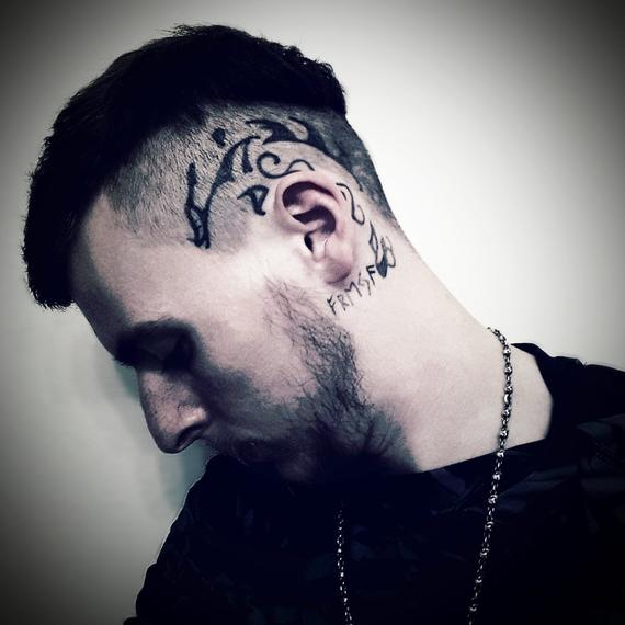 BTorvol's tweet photo. @LaurenPopple1D An old pic of my head tattoo https://t.co/wqtcAmOeh9