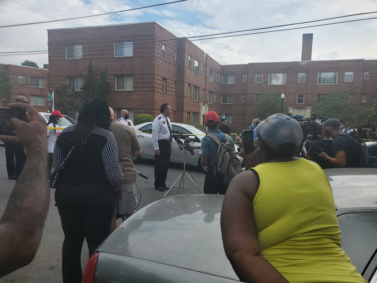 DMVBlackLives's tweet image. The young person shot by police has died. organizers are here now. #BlackLivesMatter #dcprotest