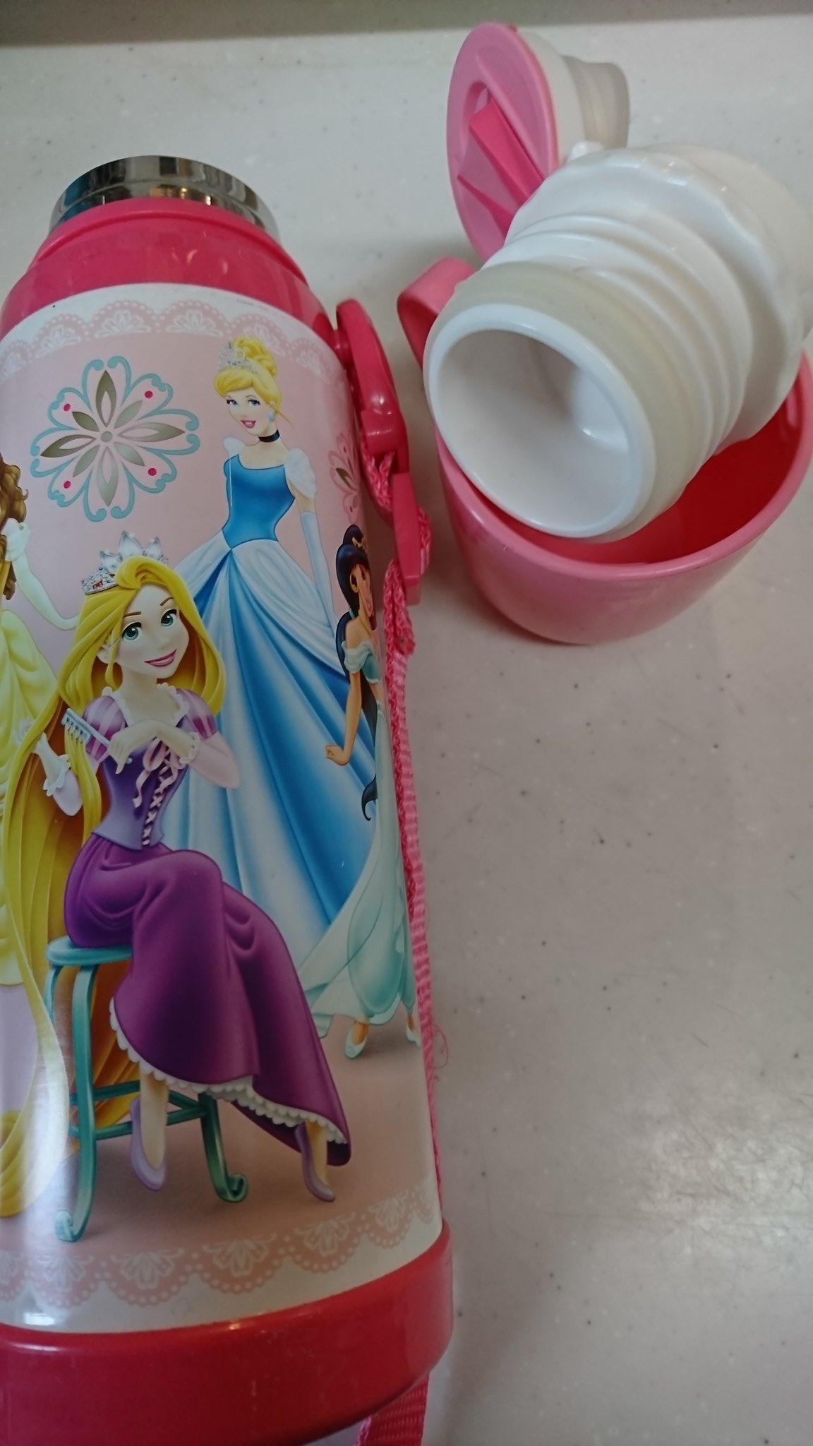 Htm 西松屋 プリンセス 水筒 パッキン外したら付け方がわからなくなって 使ったらお茶が漏れてくる 誰か正しいパッキンの写メなどくれるかた 教えてくれる方お願いします 箱も捨てました 拡散願います T Co Mmt9upwqjq Twitter