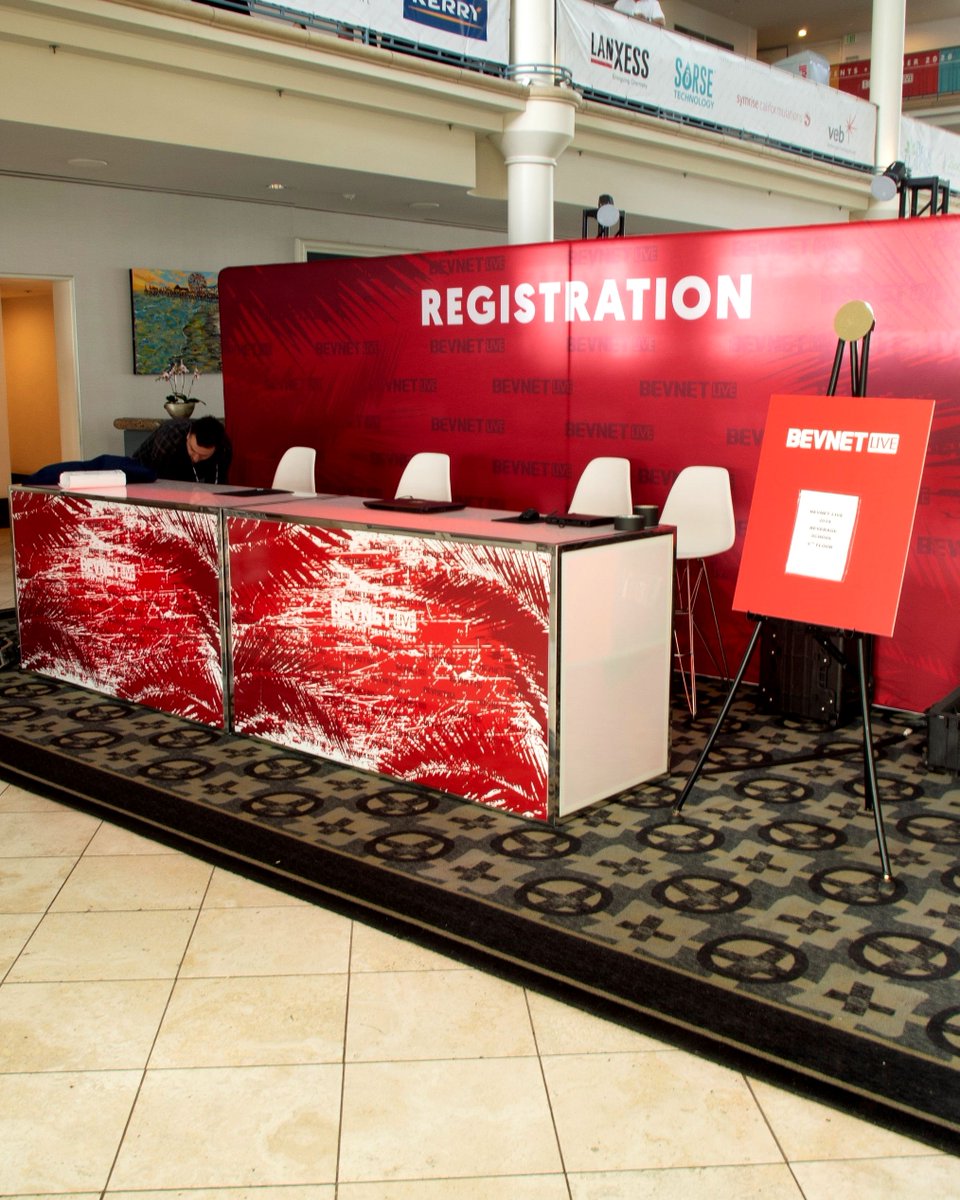 CyberCopy's tweet image. Event graphics for the #LoewsHotel in #SantaMonica for an event put together by #BevNet (fun times back when things were normal) 🤩 

#EventGraphics #VinylBanners #ReceptionGraphics #3DEventGraphics