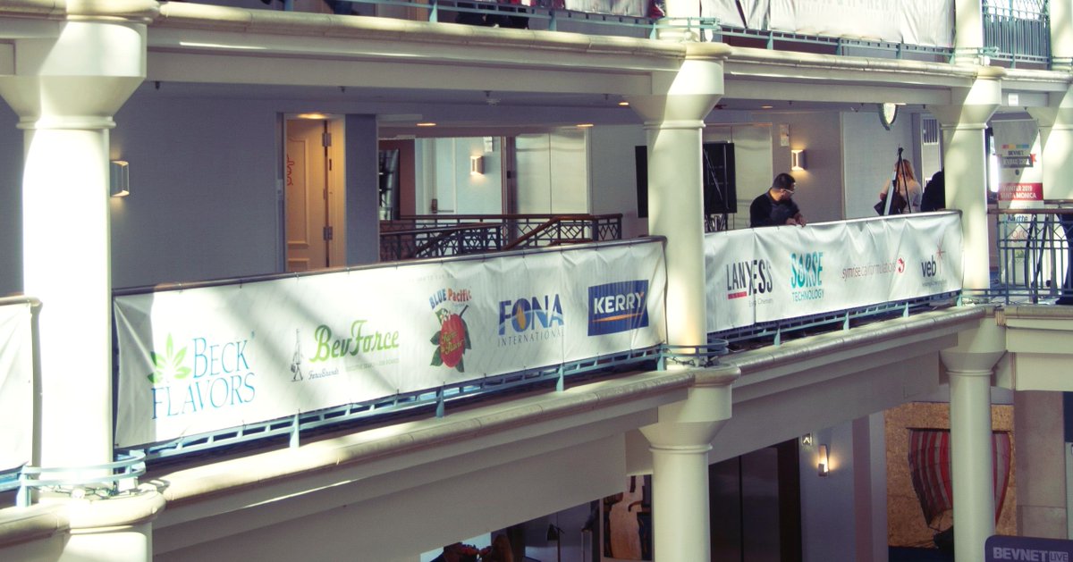 Event graphics for the #LoewsHotel in #SantaMonica for an event put together by #BevNet (fun times back when things were normal) 🤩 

#EventGraphics #VinylBanners #ReceptionGraphics #3DEventGraphics