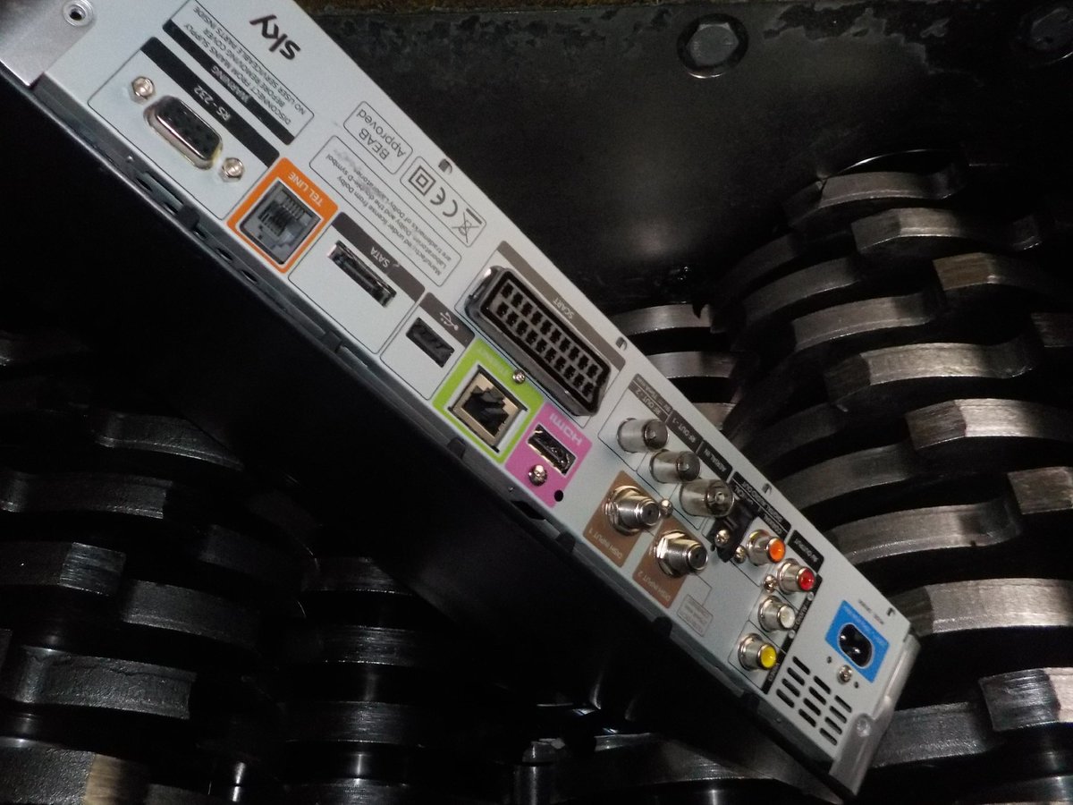 manchip3media's tweet photo. Are you looking for ways to SECURELY destruct redundant media?
@SkyUK @vmbusiness 
#M3Media #dataprotection #media #journorequest https://t.co/t90ud8165K