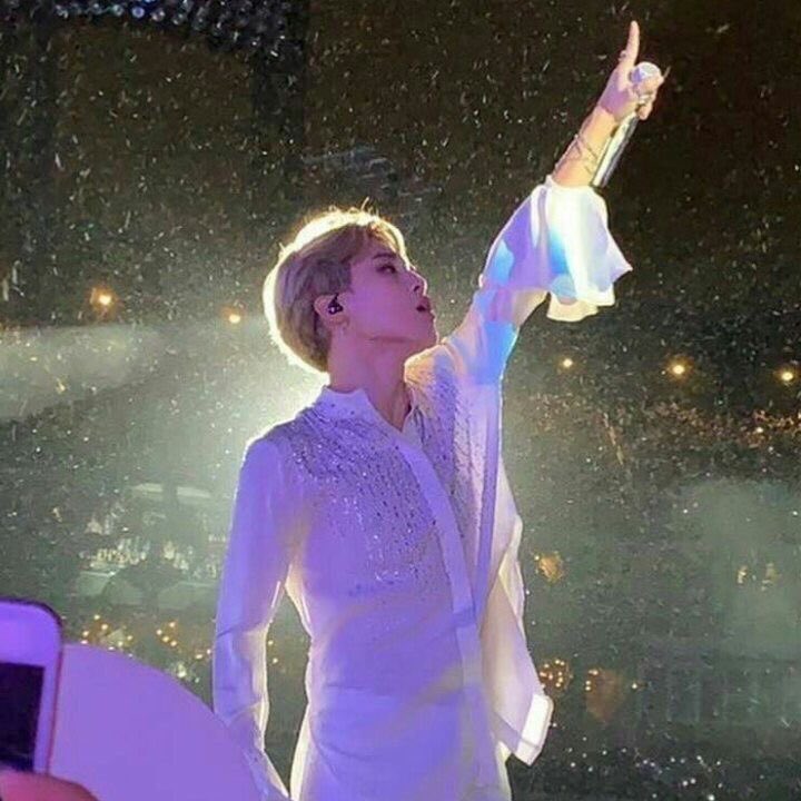 Jimin and his angelic glow: a thread
