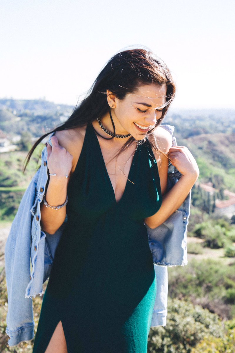 improblemapple's tweet image. ✦.
· · 　　 ·
.　✦
✦ 　 . * ˚ ✦ ·

⿻  Solo sonríe y dejate llevar.