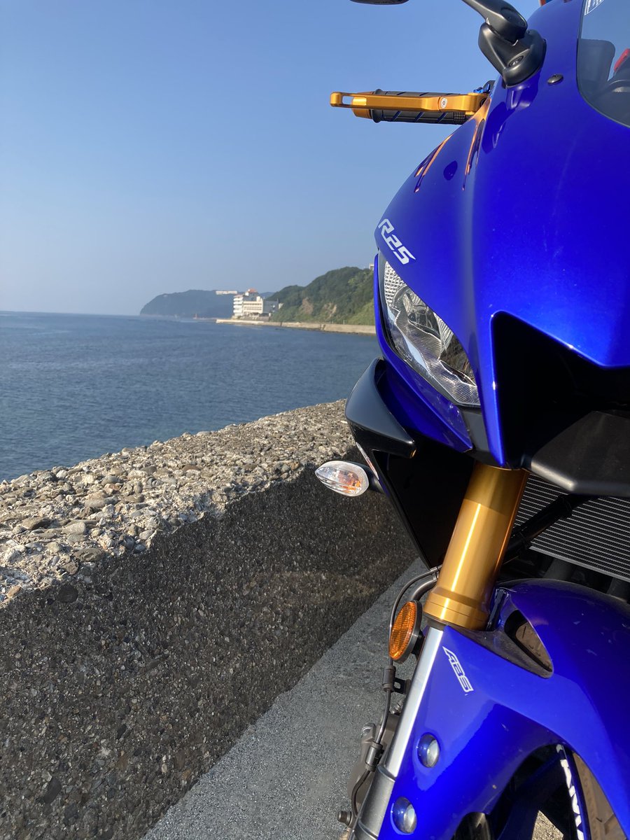 バイク乗りとして軽く自己紹介

性別:男
年齢:17
身長:170
住み:大阪
車種:yzfr25
好き:ツーリングなど
一言:バイクアカウント作りました！
もし良かったらツーリング誘ってください！

#バイク乗りとして軽く自己紹介 
#バイク好きな人と繋がりたい 
#バイク乗りと繋がりたい