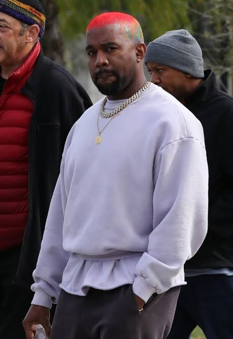 moosesinistro's tweet photo. Para quem me conhece não é novidade alguma que eu sou o maior fã do @kanyewest e de tudo que ele representa, sem palavras para descrever esse cara! @kanyewest Deus te abençoe irmão, eu amo seu trabalho! Espero que goste da singela homenagem 🙏🏼❤️ https://t.co/jAkKxN8ihY