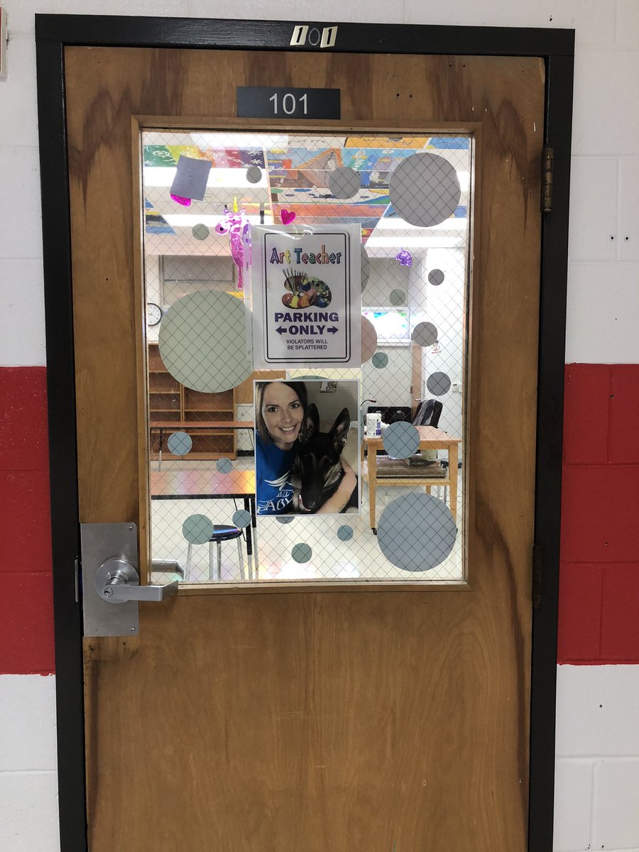 jenleek82's tweet photo. Back to school, 2020-2021, art room 101, remote learning set up... ready for live zoom lessons in an empty room. #arted https://t.co/Rj3dYlvaq2