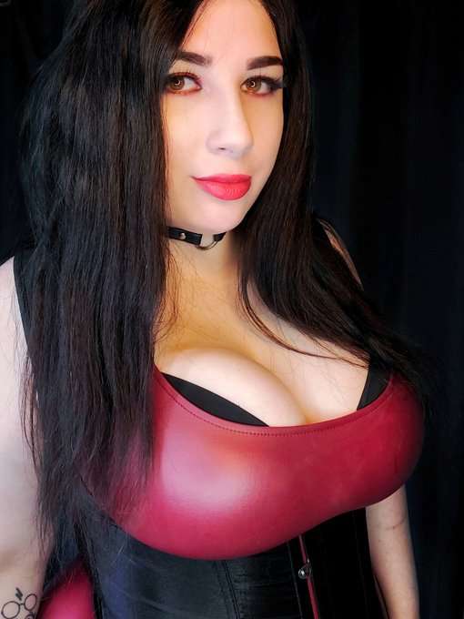 Feeling naughty? 😈 https://t.co/p9jH0Quhya