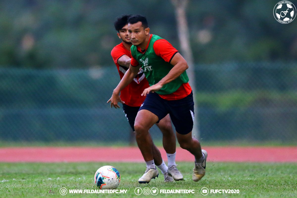 feldaunitedfc's tweet photo. #feldaunited #felda #tmcb #grandborneo #fbt #razdegroup #msav #cgre #dsaji #m150 #dmart #hotelserimalaysia #hijra #mokdeikanbakar #atfsportstaping #uitm #usim #wearethefighters https://t.co/XFCVEz2EZB