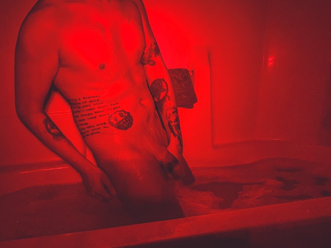 Subscribe to my Only Fans for                   🖤🦇🖤 -BDSM/kink content -male/female content -BFE (boyfriend