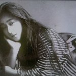 130年前にバズった美人。洗い髪で街中を疾走する姿が話題となった。