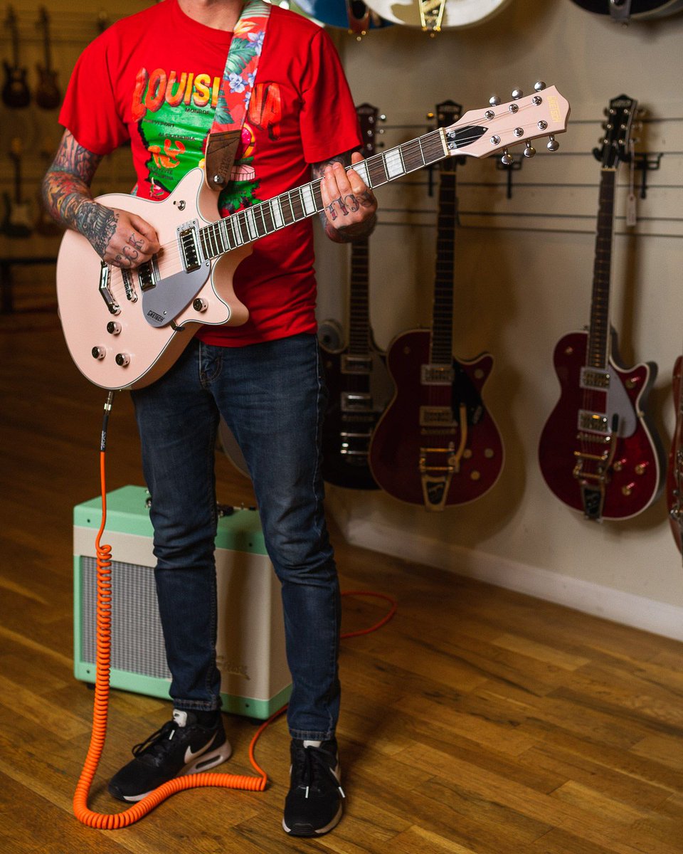 ChicagoMusicEx's tweet photo. Need to get away? Book your ticket on the CME Exclusive Shell Pink @GretschUSA G5232 Electromatic Double Jet today. https://t.co/9JEw4TMFTX
#chicagomusicexchange #gretsch #g5232 #electromatic #doublejet #shellpink #CMEexclusive #preorder #gearwire #gearybusey #guitarspotter https://t.co/TTJORxktAD
