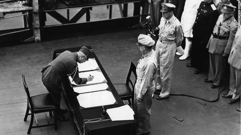 TammiMinoski's tweet image. #OTD 1945: Japan formally surrendered to the Allies and signed the #InstrumentOfSurrender aboard the @USSMissouri in Tokyo Bay. ourdocuments.gov/doc.phpflash=f…
#JapaneseSurrender #WWII #VJDay75