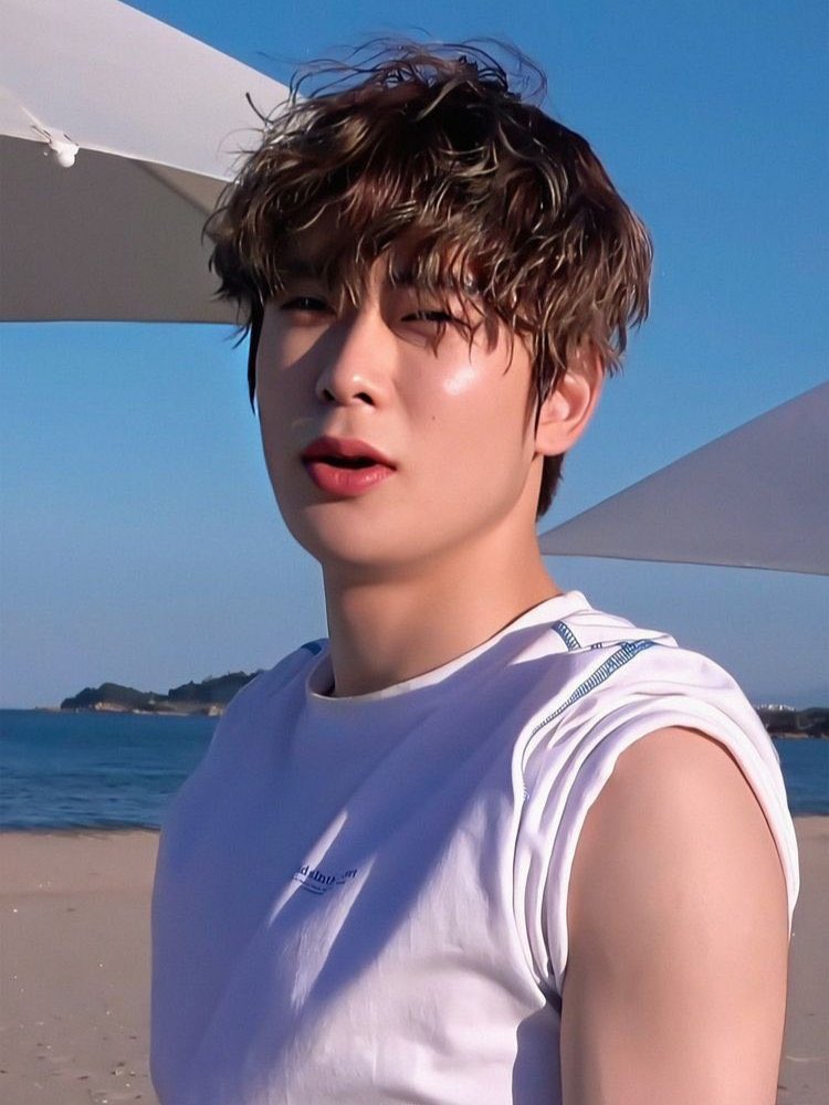 เดบิวท์เป็นพระเอกจอยลดา มีผลงานมากกว่า 3000 เรื่อง ปจบ.กำลังจะเดบิวท์เป็นพระเอกซีรีส์ ฝากติดตามด้วยคับ จอง แจฮยอน since 1997