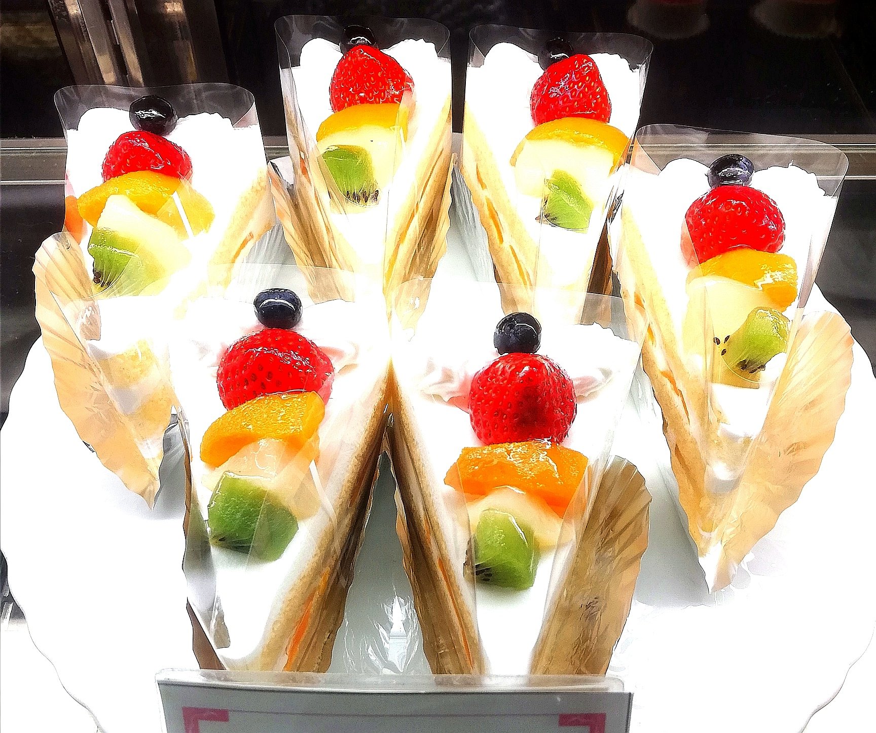 City Cafe Mari 今日はイレギュラーなケーキが登場 ー ワンサイズ小さいフルーツケーキ おやつ 食後のデザートにいかが Citycafe 愛知県豊田市 シティーカフェ 豊田市カフェ カフェ ケーキ ケーキ屋 豊田市ケーキ屋 フルーツケーキ