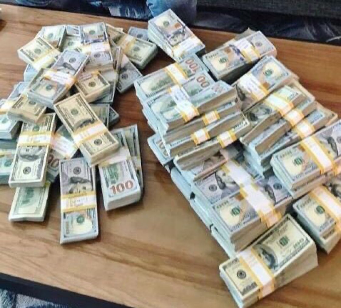 Alexsmi37441501's tweet photo. #sugardaddyserious Who has PayPal or Cashapp and is in need of $2000? First 50 likes will get $2000 sent to their cash app or PayPal I’m feeling blessed step1: Like, Retweet and Follow Me. Only 
Step2: DM me💕 DaddyAlex00114477@kik
#sugardaddylegit
#sugarbabyneededed https://t.co/E3EQL22Xom