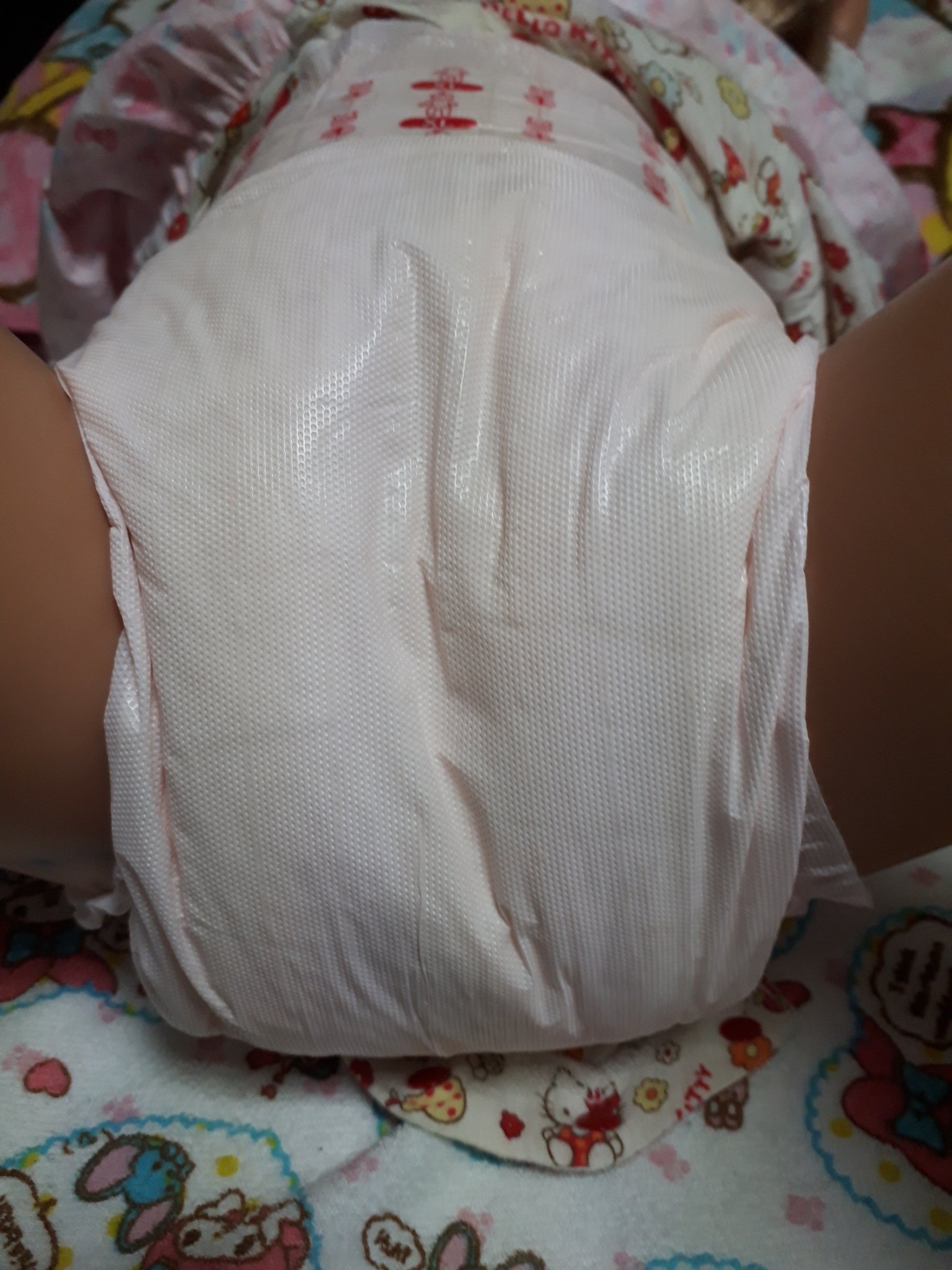 Om Tさん おむつ見聞録 パンパースxl女の子用の中にとれっぴーナイト夜用を入れて ちょっと大きな女の子に履かせてみたら案外ぴったりフィットした T Co 4zvpfqpav4 Twitter