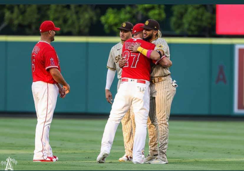 ChefRyanG's tweet photo. The passing of the torch. #RipTrout https://t.co/CT2BbguNDf