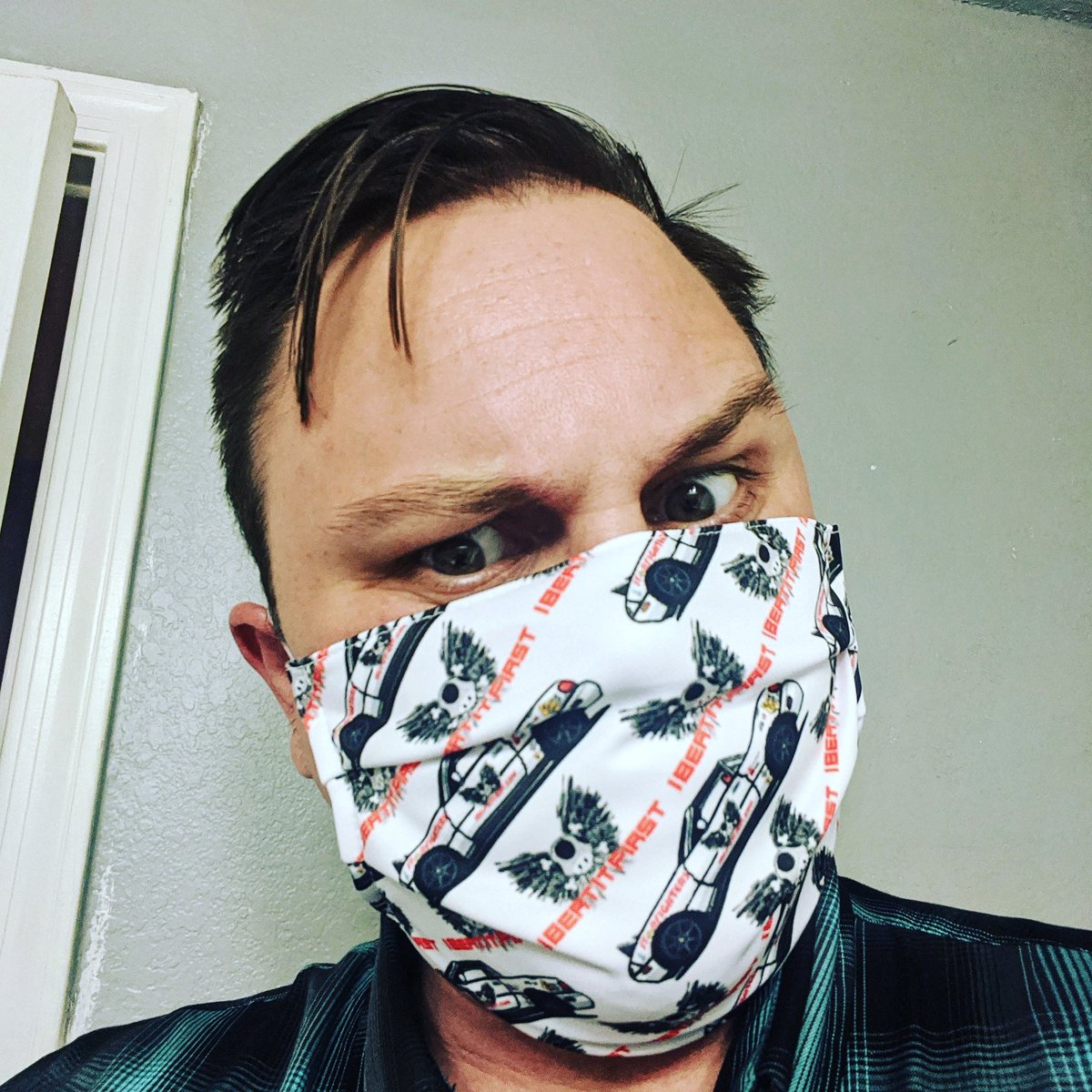 clownphoenix's tweet photo. Don't forget to wear your mask. Especially when you can rep the #8bitmx5 and @IBeatItFirst at the same time. https://t.co/8n2IITekMm