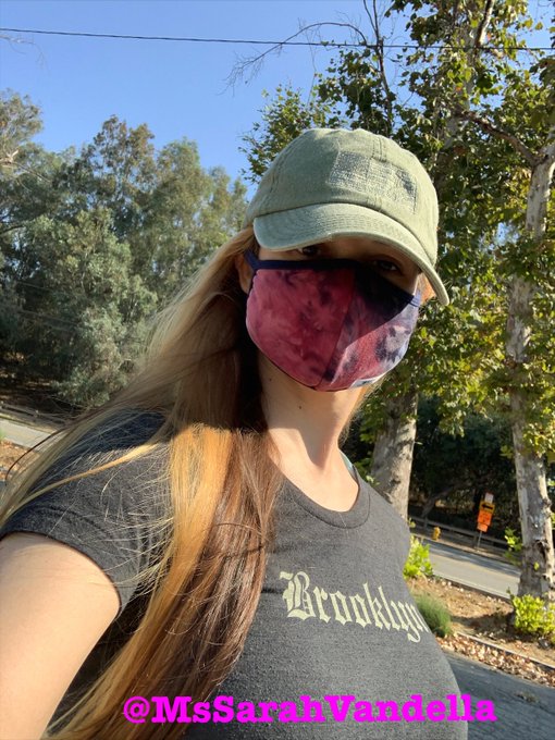 I braided my hair earlier LOL &amp; went for a walk lol https://t.co/BltviYhRRs<a href="/tag/anne"class="tags"><span>#anne</span></a>