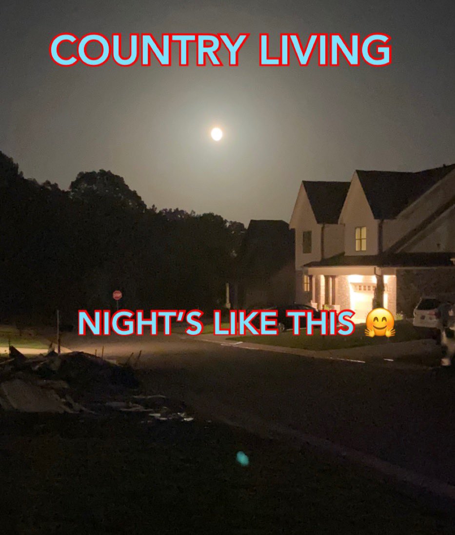 calteshajuanita's tweet image. Tonight’s Vibe ✨ I’m On Some @BrunoMars Talking To The Moon 🌚 #notebookwriting ✍️ #beautifulmoonlight #peaceful #countryliving