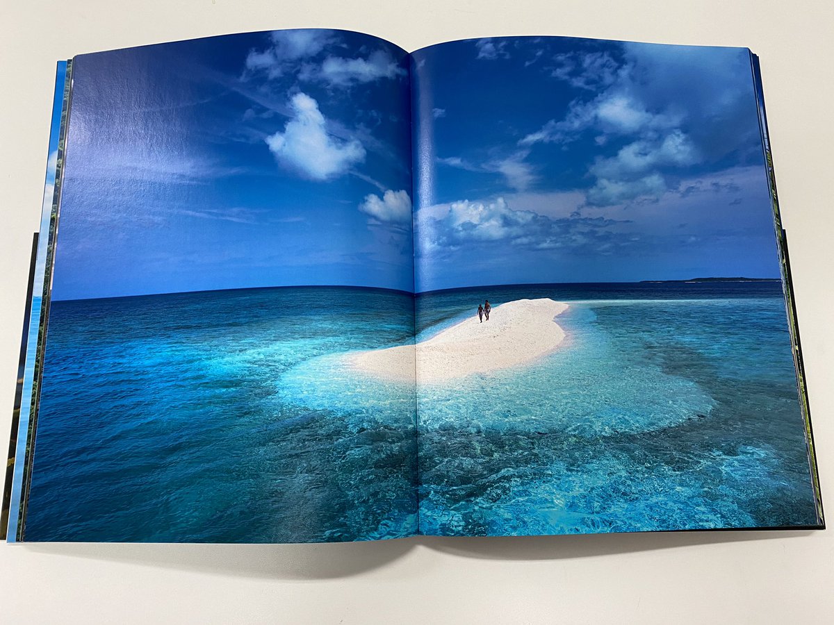 Uzivatel 青幻舎 Na Twitteru もうすぐ発売 三好和義写真 日本の楽園島 世界の楽園を取り続ける写真家 三好和義 本書は 沖縄をはじめとした南西諸島の16の島々の美しい光景を収めた 楽園 シリーズの最新作 展覧会情報 三好和義写真展 日本の楽園島 会期