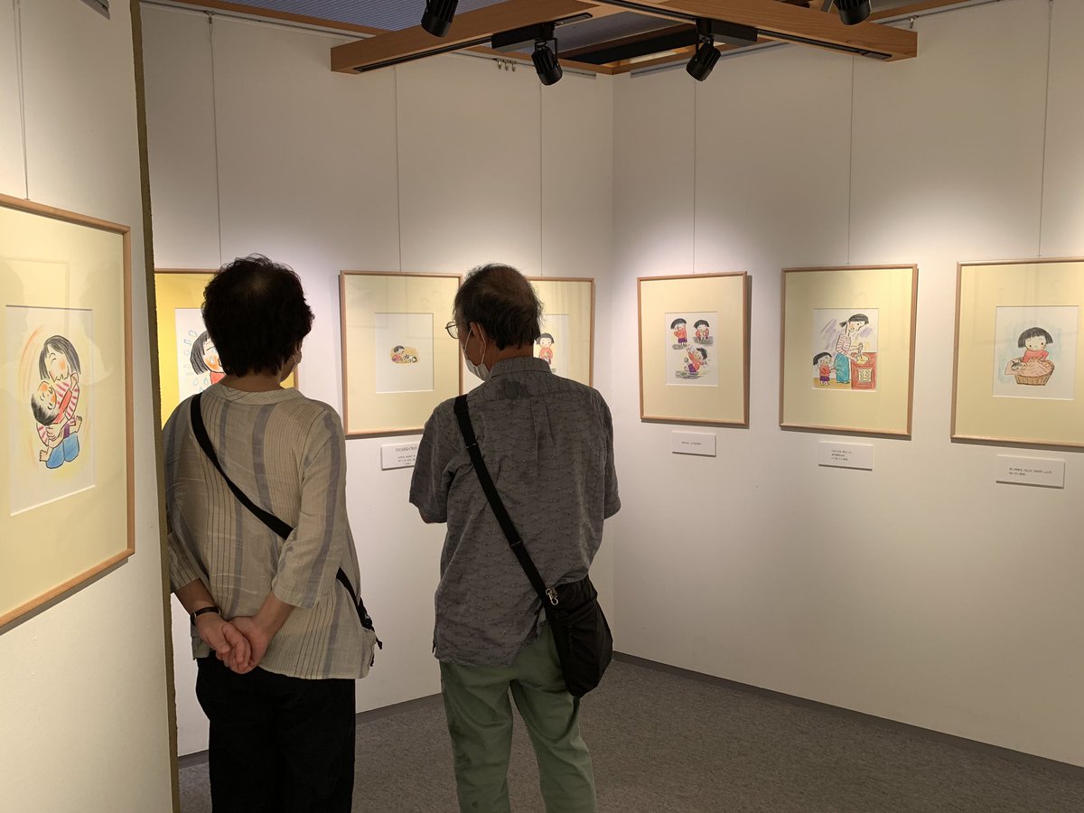 親子展に来ました!「絵本のまち」和歌山県有田川町の3カ所で素敵に展示してくださっていて嬉しいです。明日はイベントもさせてもらいます。 