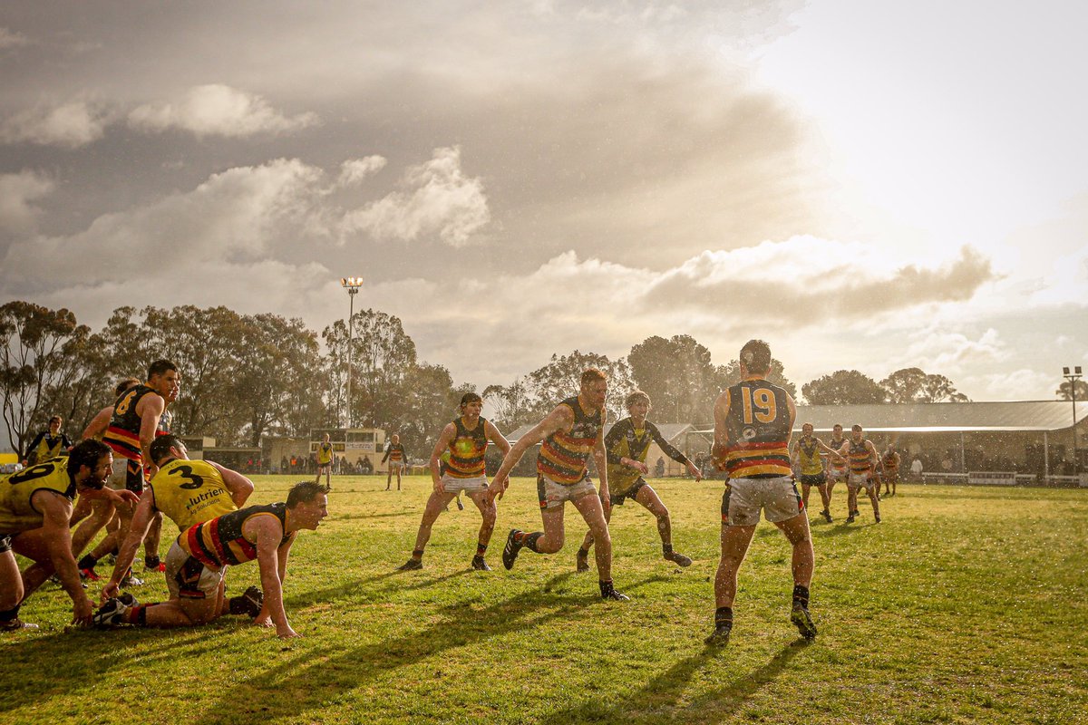 James Wiltshire (@james_photog) on Twitter photo Challenging day for a fiercely contested game of footy. <a href="/bordermail/">bordermail</a> <a href="/osbornefnc/">Osbornefc</a> <a href="/AFLRiverina/">AFL Riverina</a> #countryfooty #weather Challenging day for a fiercely contested game of footy. <a href="/bordermail/">bordermail</a> <a href="/osbornefnc/">Osbornefc</a> <a href="/AFLRiverina/">AFL Riverina</a> #countryfooty #weather