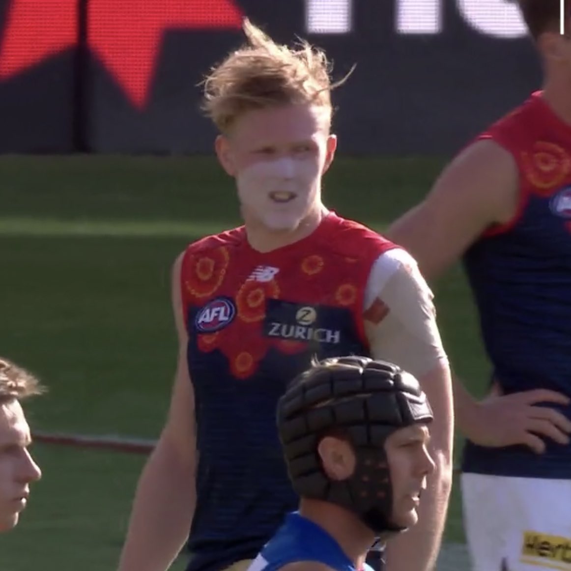 Melbourne staff: how much sunscreen do you need?
Clayton Oliver: yes