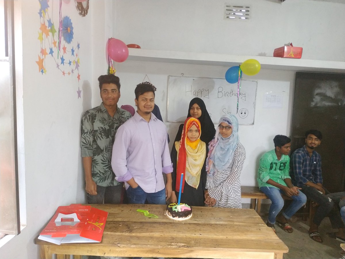 NasirUniquecc21's tweet photo. It was the most memorable day in my life wishing me birthday🎂🎂Thanks a lot my dear students 💓💓
.
.
#birthday #newyear #Celebration #celebrate #happy #HappyBirthday #festive #greatful #joyful #blessful #excited #warm #crazy #awesome #glad #lucky #pleaseful #calm #jolly #great https://t.co/zIeFI0mk3O